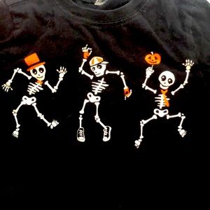 🎃Halloween shirt 3T glow in the dark skeletons